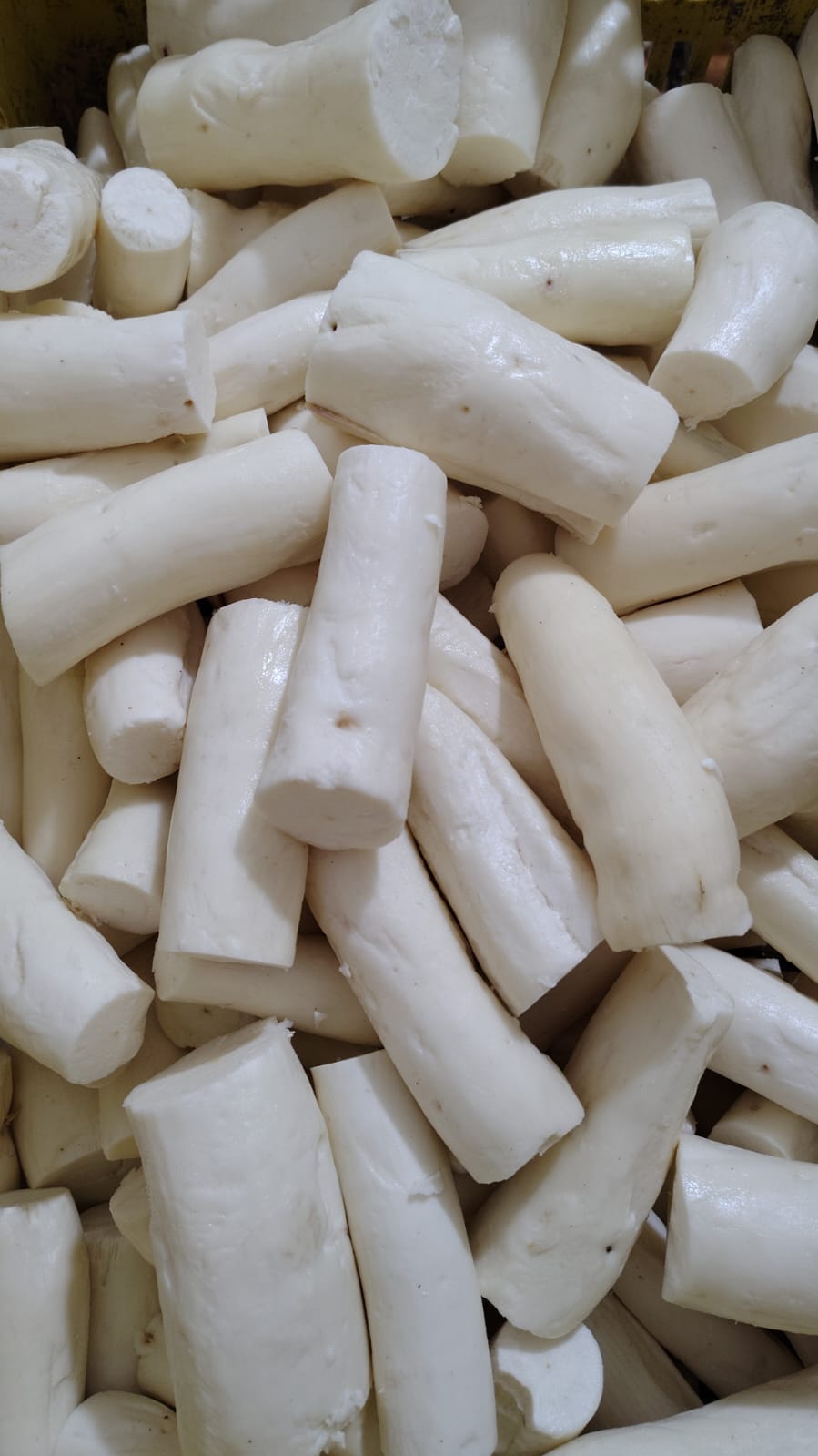 Frozen cassava chunks