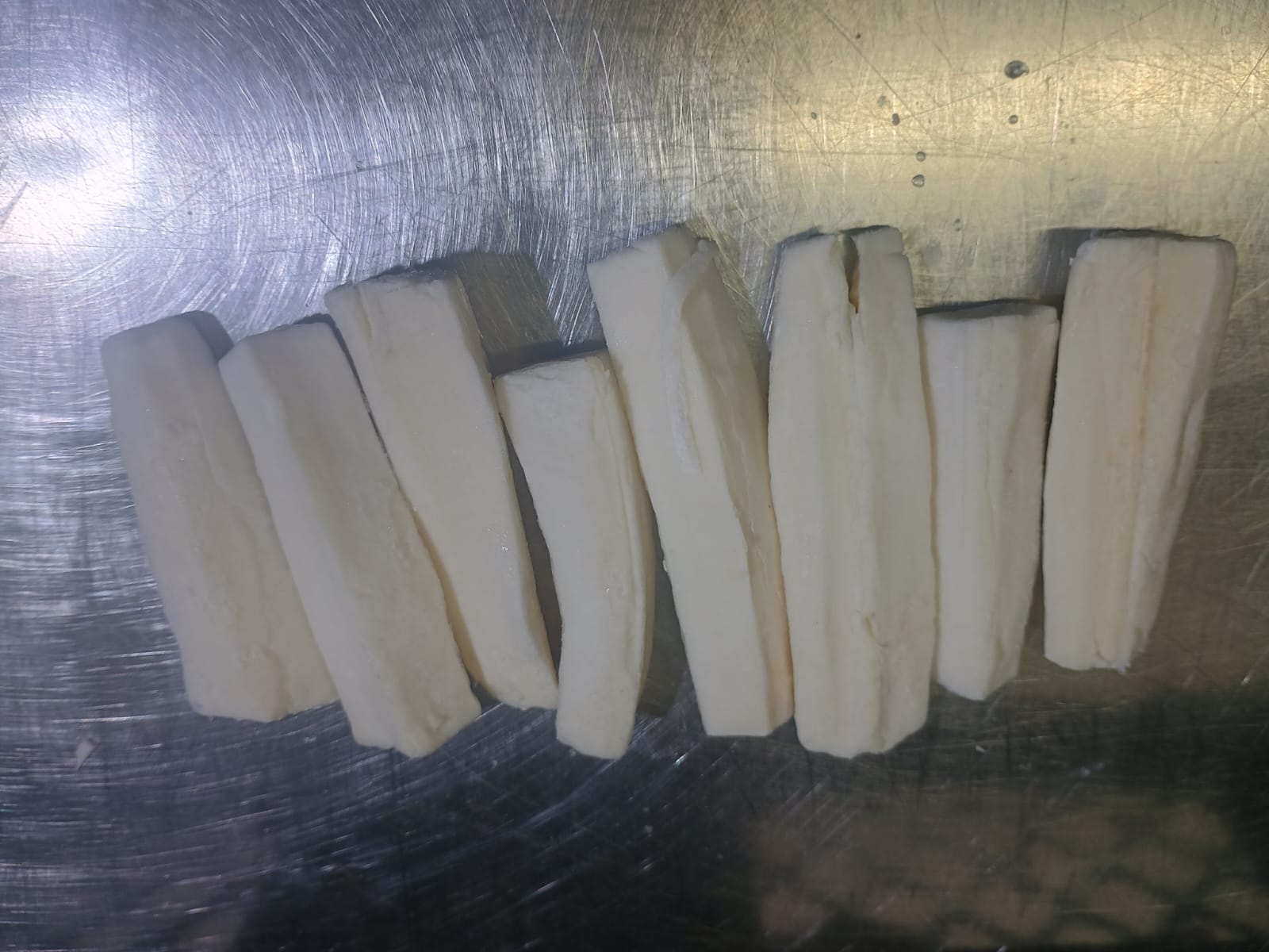 Frozen cassava slices